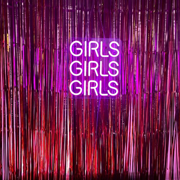 Meet your Poshers, Kelly and Lisa - Picture 4 of 4